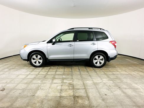 Used 2016 Subaru Forester 2.5i Premium AWD/4WD image 4