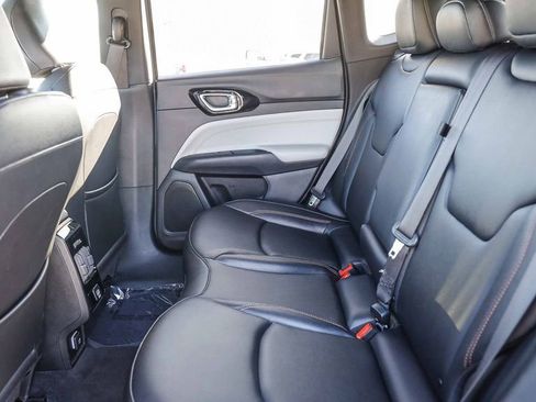 Used 2024 Jeep Compass Limited image 19