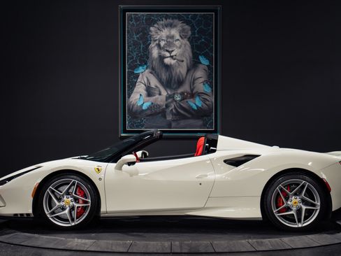 Used 2023 Ferrari F8 Tributo RWD image 43
