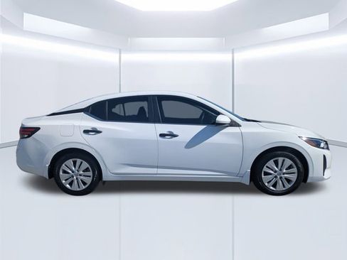 Used 2024 Nissan Sentra S image 3