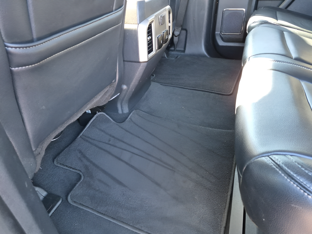 Used 2022 Ford F250 Lariat w/ Black Appearance Package AWD/4WD image 32
