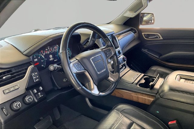 Used 2019 GMC Yukon XL Denali w/ Denali Ultimate Package AWD/4WD image 12