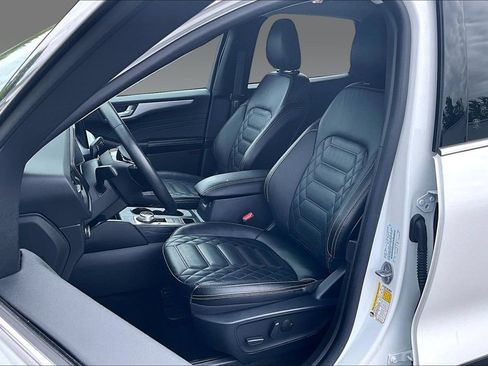 Used 2024 Ford Escape Platinum w/ Premium Technology Package AWD/4WD image 14