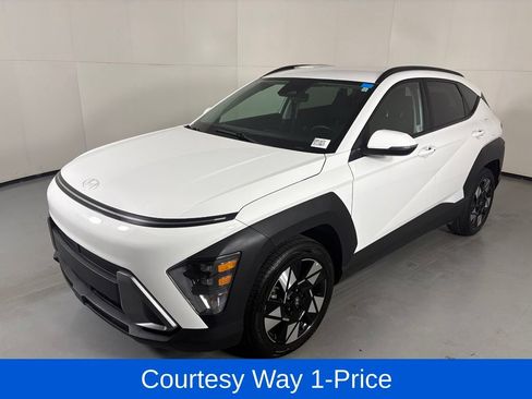 Used 2025 Hyundai Kona SEL FWD image 5