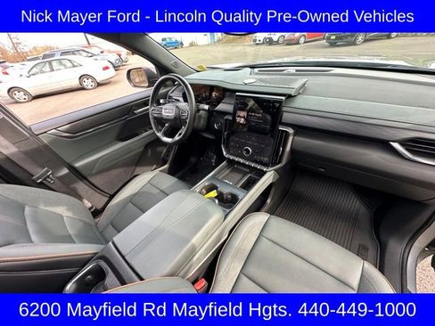 Used 2024 GMC Acadia AT4 w/ Luxury Package image 27