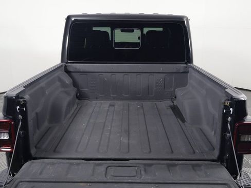 Used 2022 Jeep Gladiator Overland image 14