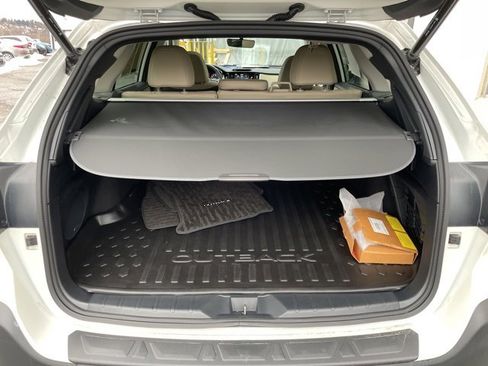 Used 2023 Subaru Outback Limited image 31