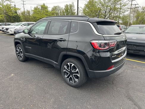 Used 2023 Jeep Compass Limited w/ Sun and Sound Group AWD/4WD image 7