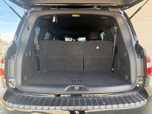 Used 2023 Nissan Armada SL w/ Midnight Edition Package image 9