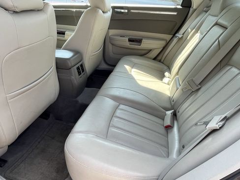 Used 2008 Chrysler 300 C w/ Navigation & Sound Group II RWD image 13
