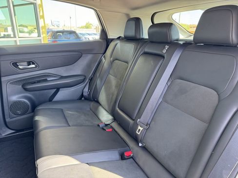 Used 2023 Nissan Ariya FWD image 36