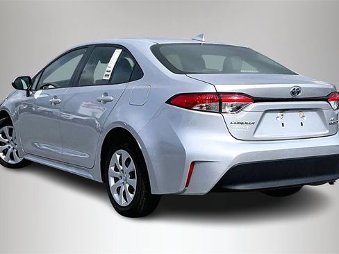 Used 2024 Toyota Corolla LE image 4