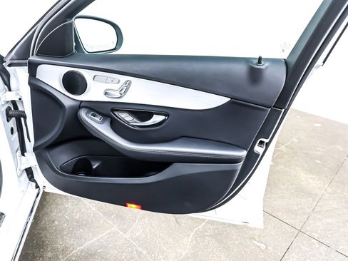 Used 2021 Mercedes-Benz C 300 Sedan image 24