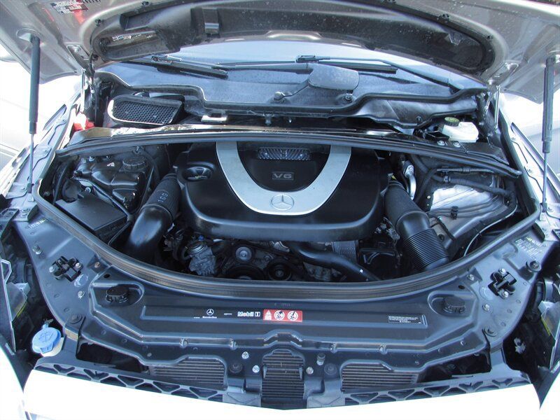 Used 2008 Mercedes-Benz R 350 4MATIC image 38