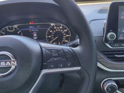 Used 2025 Nissan Altima 2.5 SV FWD image 13