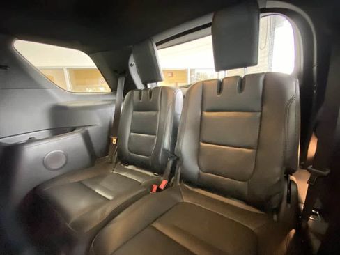 Used 2017 Ford Explorer XLT w/ Equipment Group 202A AWD/4WD image 25