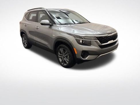 Certified 2023 Kia Seltos S image 3