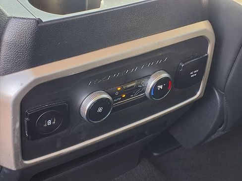Used 2024 Ford Expedition XLT image 16