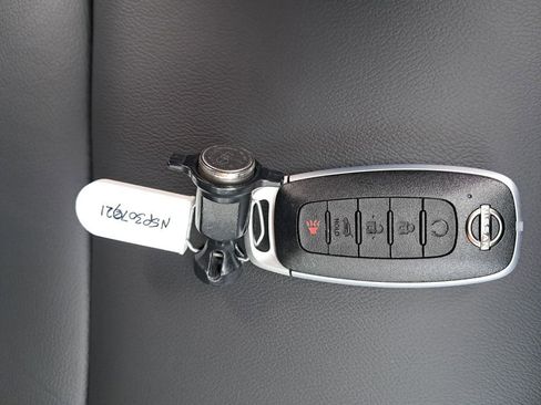 New 2025 Nissan Pathfinder SL w/ SL Premium Package image 30