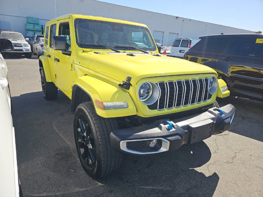 Used 2024 Jeep Wrangler Unlimited Sahara AWD/4WD image 3