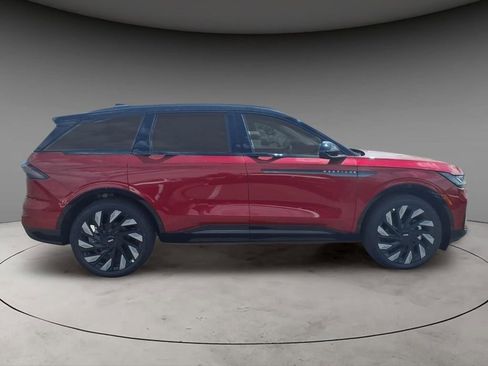 New 2026 Lincoln Nautilus Reserve w/ Jet Appearance Package AWD/4WD image 10