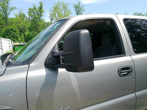 Used 2006 Chevrolet Silverado 2500 W/T w/ Skid Plate Package AWD/4WD image 21