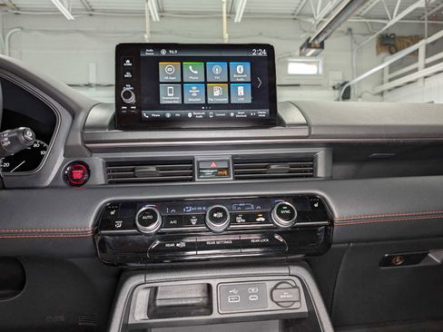 Certified 2023 Honda Pilot TrailSport image 33
