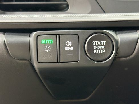 Used 2025 Porsche 911 Carrera image 31