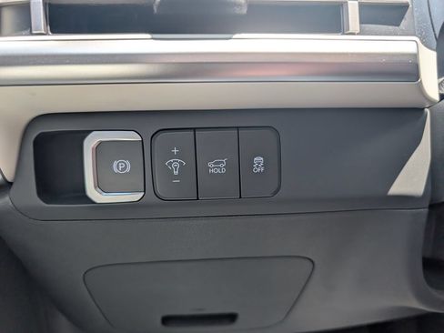 Used 2025 Hyundai Santa Fe SEL FWD image 23