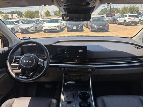 Used 2026 Kia Carnival FWD image 35
