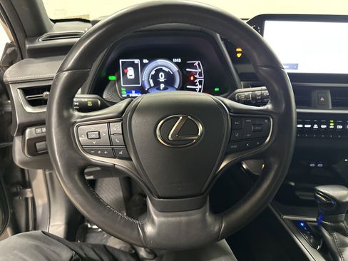 Used 2023 Lexus UX 250h AWD w/ Accessory Package (Z2) image 18