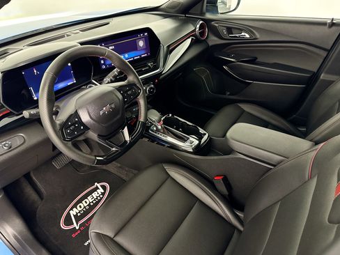 Used 2024 Chevrolet Trax RS w/ Sunroof Package image 15