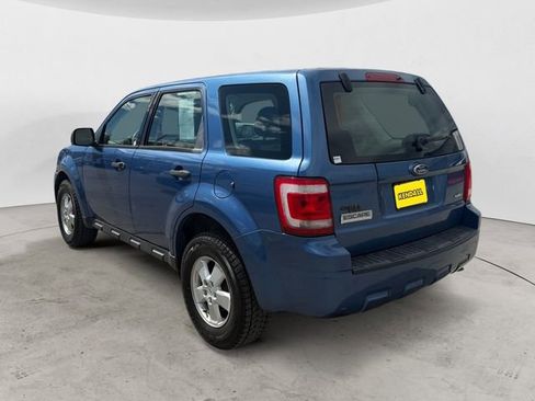 Used 2009 Ford Escape XLS AWD/4WD image 3