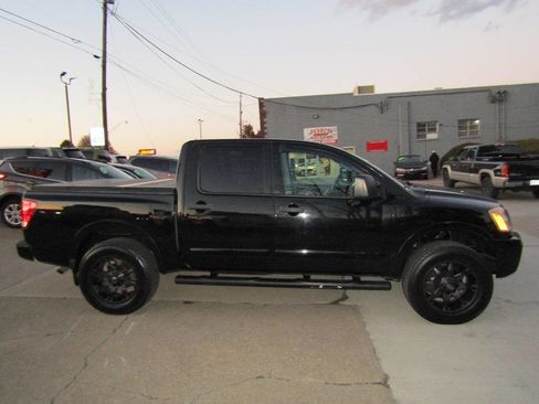 Used 2014 Nissan Titan PRO-4X image 6