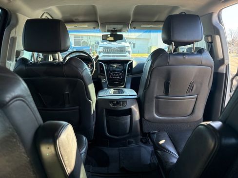 Used 2019 Cadillac Escalade 4WD image 42