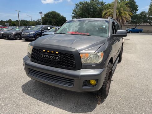 Used 2014 Toyota Sequoia SR5 RWD image 8