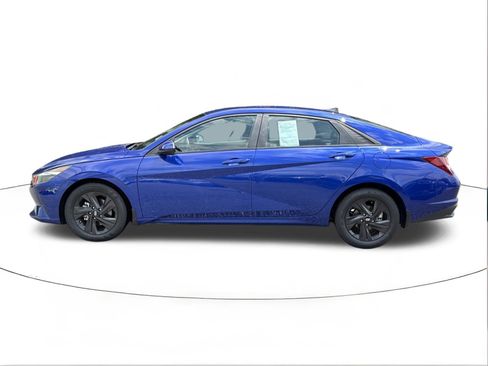 Used 2022 Hyundai Elantra SEL w/ Convenience Package FWD image 6