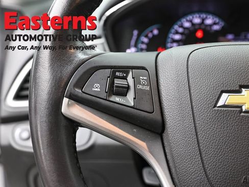 Used 2018 Chevrolet Trax LT w/ LT Convenience Package AWD/4WD image 15