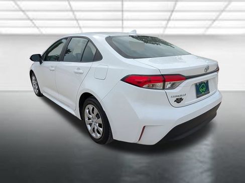 Used 2024 Toyota Corolla LE FWD image 3
