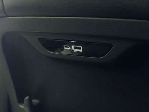Used 2023 Chrysler Pacifica Touring-L FWD image 25