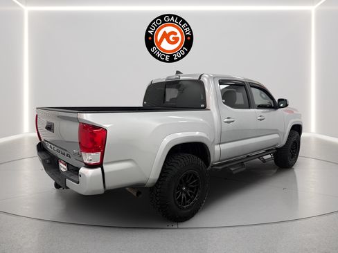 Used 2019 Toyota Tacoma TRD Sport w/ Technology Package AWD/4WD image 7
