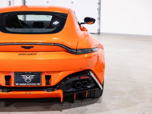 Used 2020 Aston Martin V8 Vantage Coupe image 13