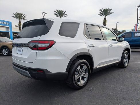 Used 2025 Honda Pilot EX-L image 4