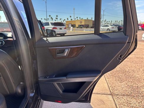 Used 2015 Mercedes-Benz GLK 350 2WD image 26