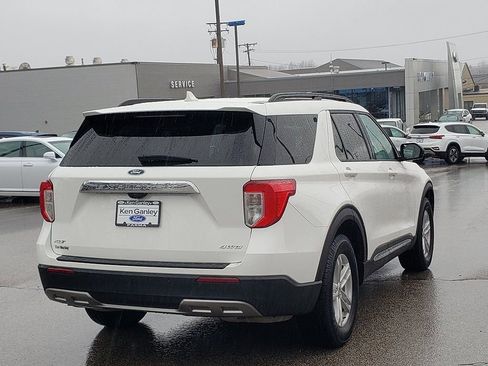 Certified 2022 Ford Explorer XLT w/ Equipment Group 202A image 5