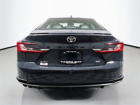 New 2025 Toyota Camry SE image 4