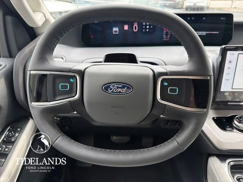 New 2026 Ford Expedition Active image 16