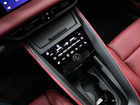 New 2026 Porsche Macan Electric RWD image 27
