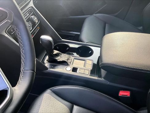 Used 2023 Volkswagen Atlas Cross Sport SE w/ Black Wheel Package FWD image 17