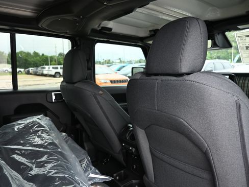 New 2026 Jeep Gladiator Sport AWD/4WD image 25